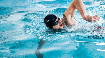 فوائد السباحة في التخلص من دهون البطن المتراكمة ونسف الكرش في وقت قصير